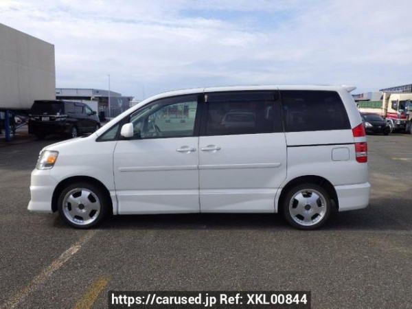 Used 2002 AT toyota noah AZR60G Image[3]