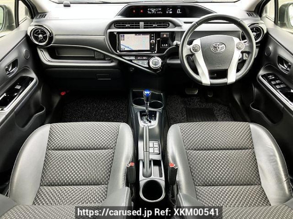 Used 2016 AT toyota aqua DAA-NHP10 Image[1]
