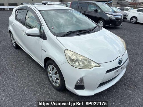 Used 2012 AT toyota aqua NHP10 Image[2]