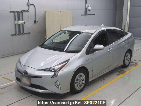 Used 2016 AT toyota prius ZVW50 Image[0]