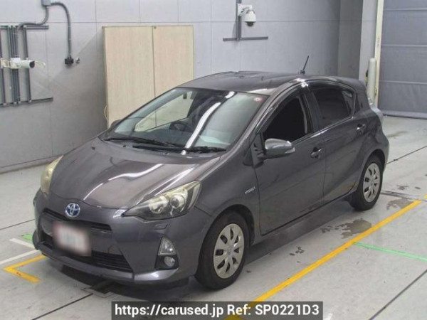 Used 2013 AT toyota aqua NHP10 Image[0]