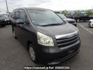 Toyota Noah ZRR70G