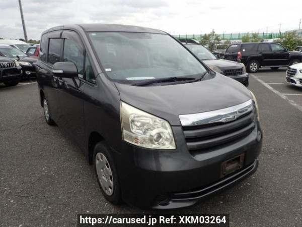 Used 2008 AT toyota noah ZRR70G Image[0]