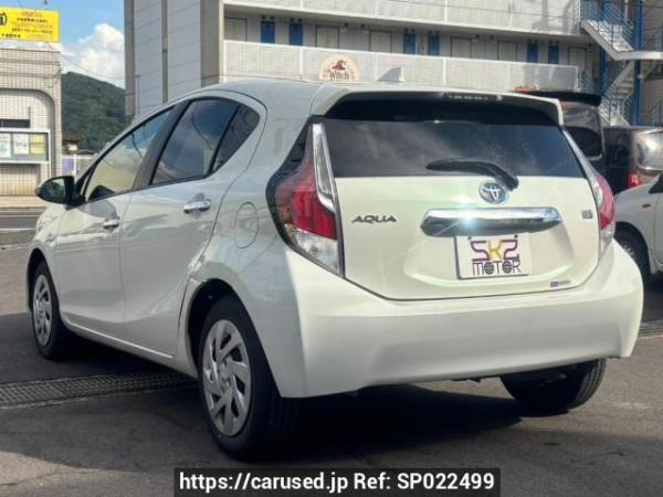 Used 2016 AT toyota aqua NHP10 Image[1]