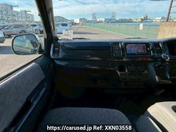 Used 2004 AT toyota regiusace-van KDH205V Image[18]