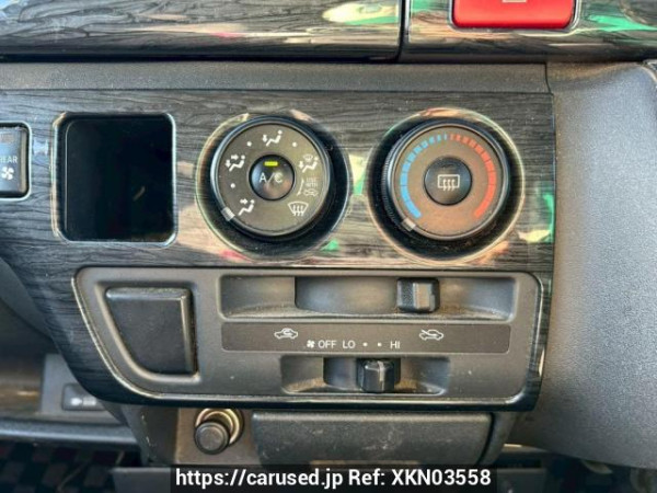 Used 2004 AT toyota regiusace-van KDH205V Image[25]