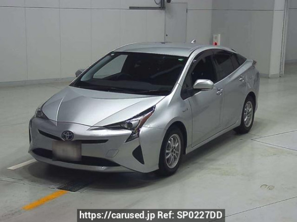 Used 2016 AT toyota prius ZVW50 Image[0]