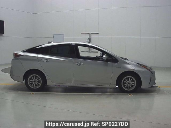 Used 2016 AT toyota prius ZVW50 Image[2]