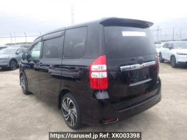 Used 2010 AT toyota noah ZRR70W Image[4]