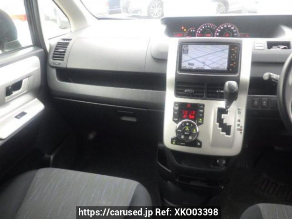 Used 2010 AT toyota noah ZRR70W Image[17]