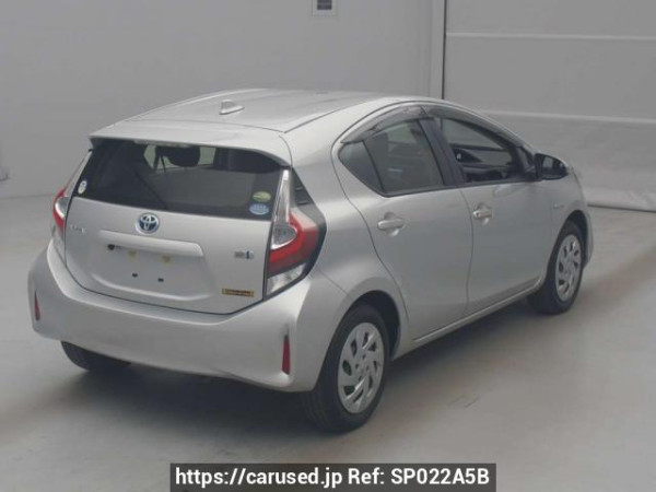 Used 2018 AT toyota aqua NHP10 Image[1]
