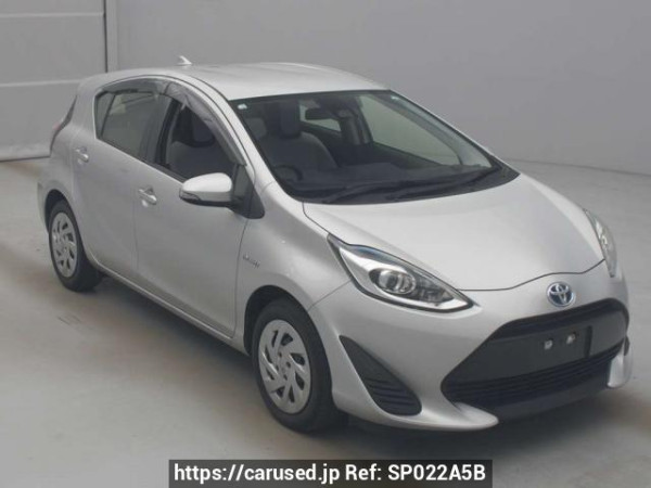 Used 2018 AT toyota aqua NHP10 Image[2]