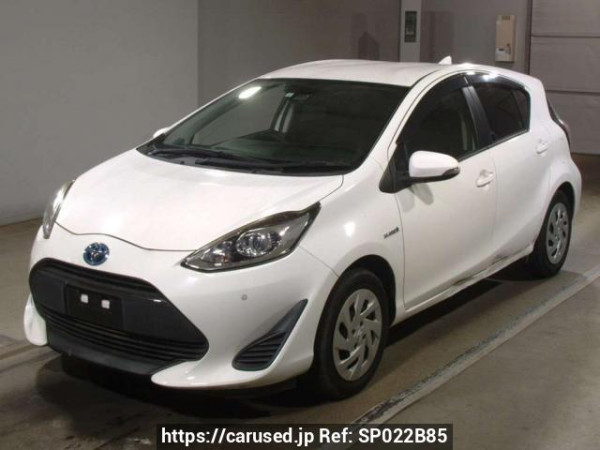 Used 2017 AT toyota aqua NHP10 Image[0]