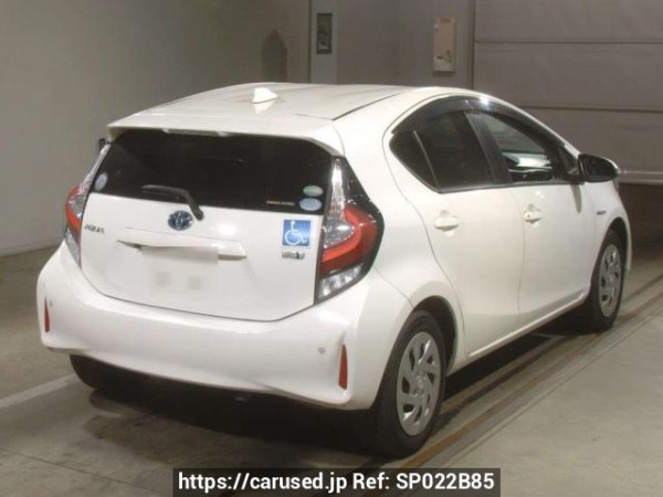 Used 2017 AT toyota aqua NHP10 Image[1]