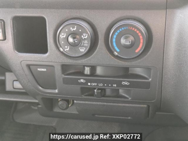 Used 2004 AT toyota hiace-wagon TRH214W Image[23]