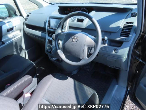 Used 2008 AT toyota voxy ZRR70W Image[14]