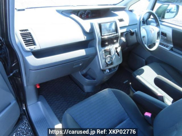 Used 2008 AT toyota voxy ZRR70W Image[15]