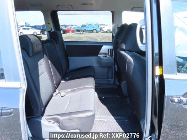 Used 2008 AT toyota voxy ZRR70W Image[16]