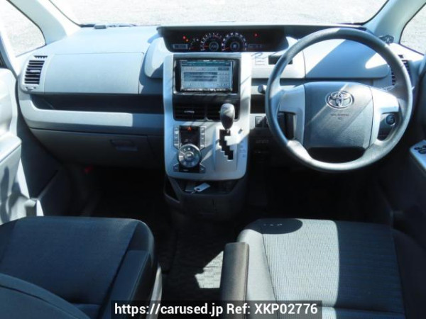 Used 2008 AT toyota voxy ZRR70W Image[22]