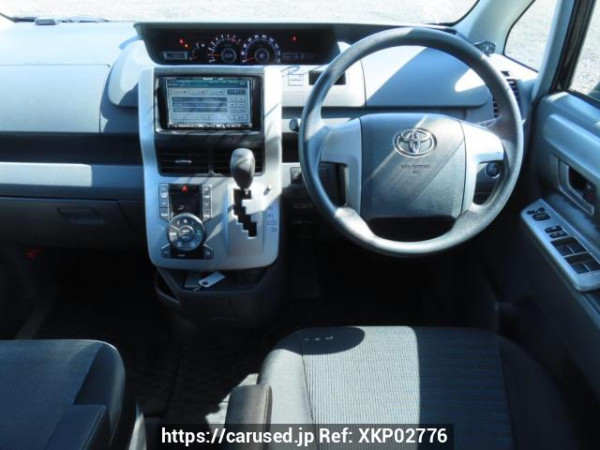 Used 2008 AT toyota voxy ZRR70W Image[24]