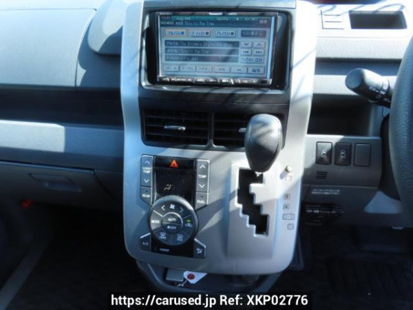 Used 2008 AT toyota voxy ZRR70W Image[27]