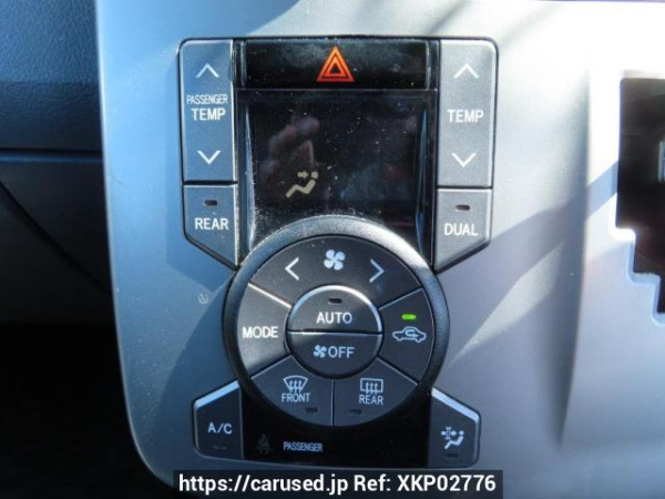 Used 2008 AT toyota voxy ZRR70W Image[30]