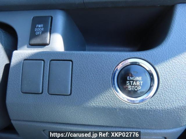 Used 2008 AT toyota voxy ZRR70W Image[32]