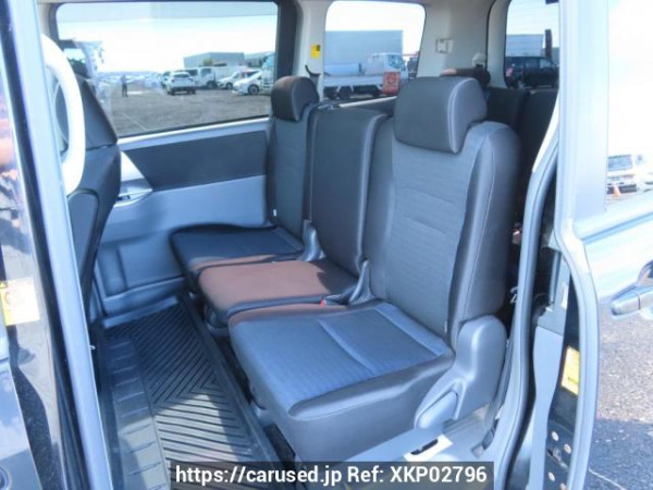 Used 2009 AT toyota voxy ZRR70W Image[19]