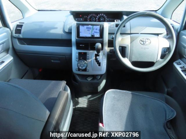 Used 2009 AT toyota voxy ZRR70W Image[22]
