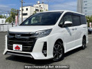 Toyota Noah DBA-ZRR80W