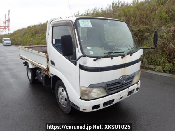Used 2009 MT hino dutro XZU304X Image[0]