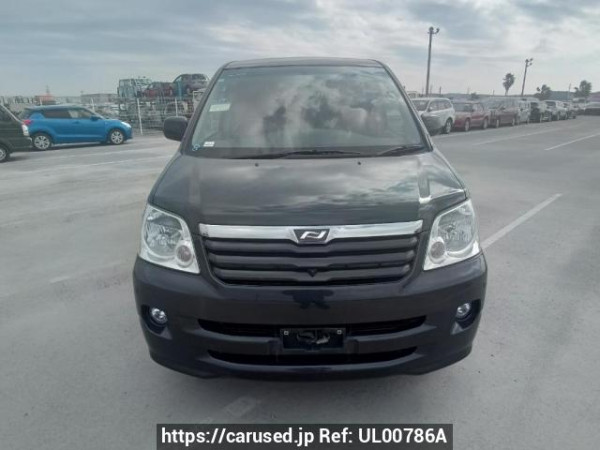 Used 2004 AT toyota noah AZR60G Image[1]