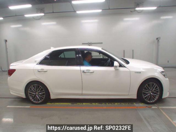Used 2014 AT toyota crown-hybrid AWS210 Image[2]