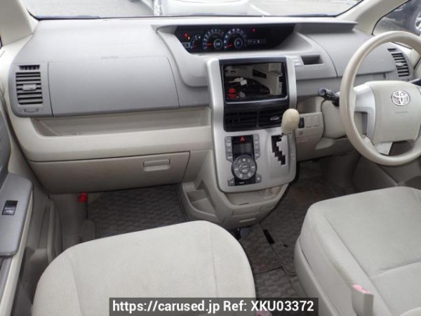 Used 2007 AT toyota noah ZRR70G Image[15]