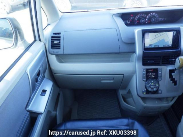 Used 2008 AT toyota noah ZRR70W Image[19]