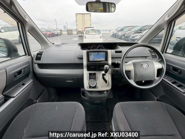 Used 2009 AT toyota noah ZRR70G Image[19]