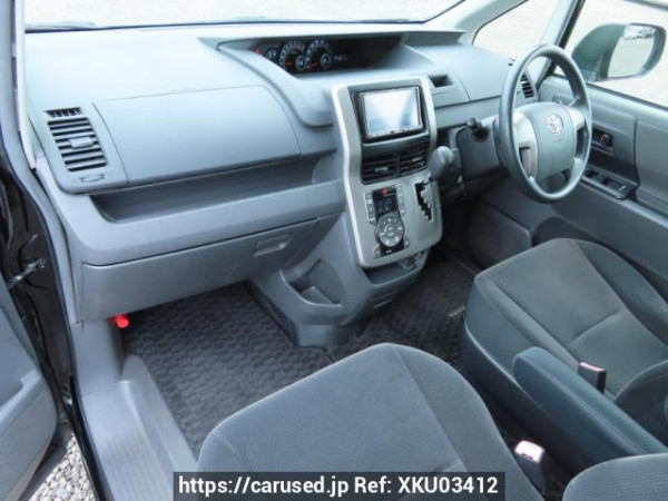 Used 2008 AT toyota voxy ZRR70G Image[15]