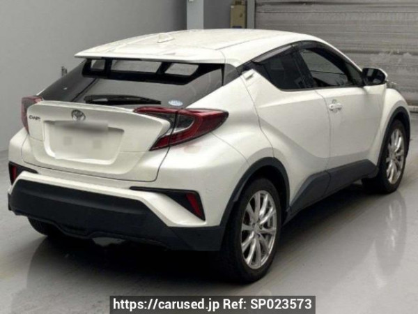 Used 2018 AT toyota c-hr NGX50 Image[1]