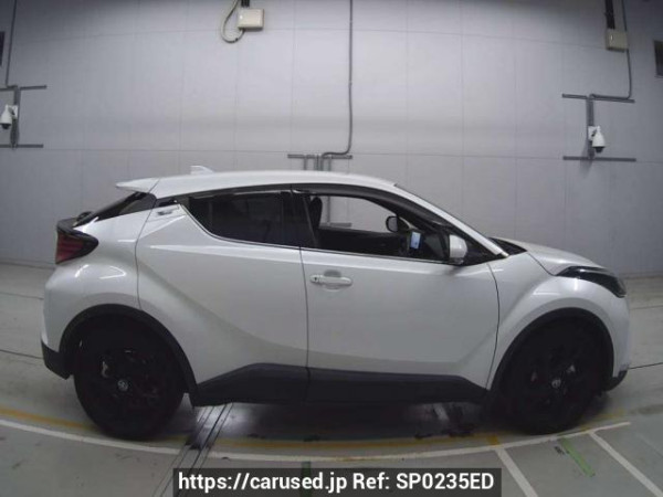Used 2023 AT toyota c-hr ZYX11 Image[2]