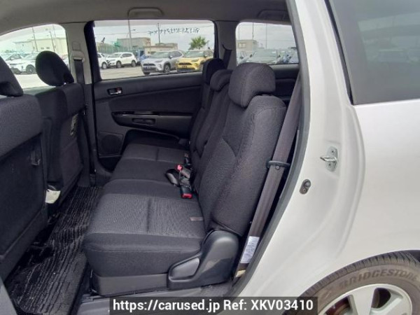 Used 2004 AT toyota wish ZNE10G Image[16]