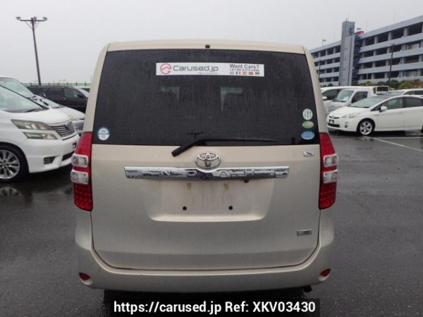 Used 2010 AT toyota noah ZRR70G Image[4]