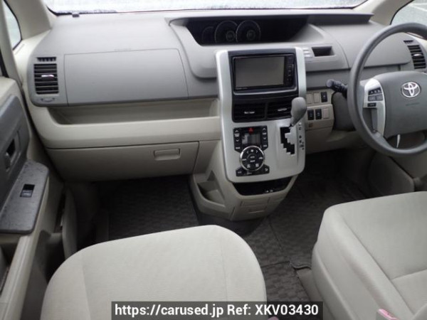Used 2010 AT toyota noah ZRR70G Image[17]