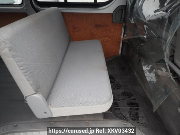 Used 2004 AT toyota regiusace-van KDH200V Image[13]