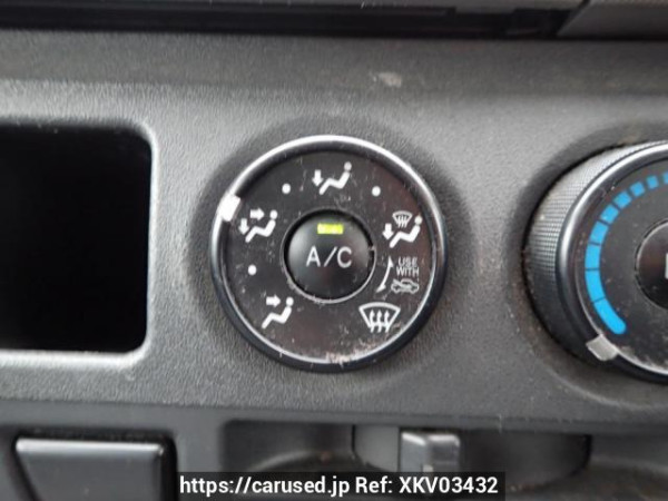 Used 2004 AT toyota regiusace-van KDH200V Image[22]