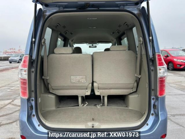 Used 2007 AT toyota noah ZRR70G Image[8]