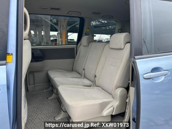 Used 2007 AT toyota noah ZRR70G Image[16]