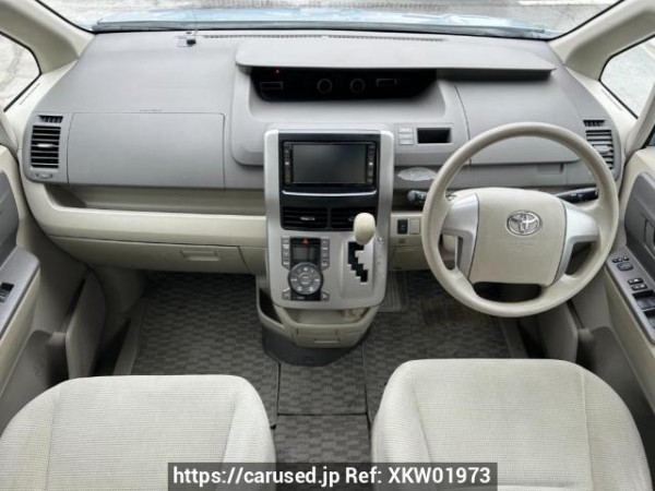 Used 2007 AT toyota noah ZRR70G Image[19]