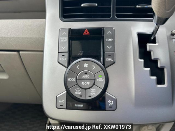 Used 2007 AT toyota noah ZRR70G Image[27]