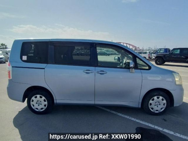 Used 2007 AT toyota noah ZRR75G Image[7]