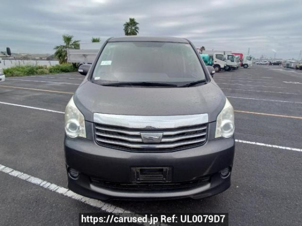 Used 2011 AT toyota noah ZRR70G Image[1]